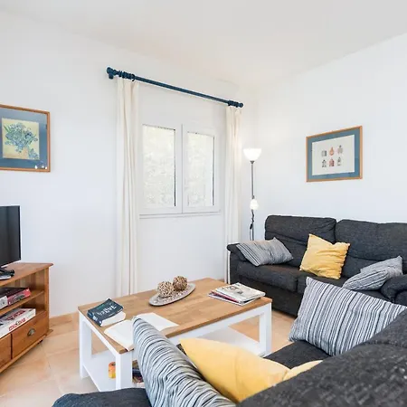 Holiday home Yourhouse Escull